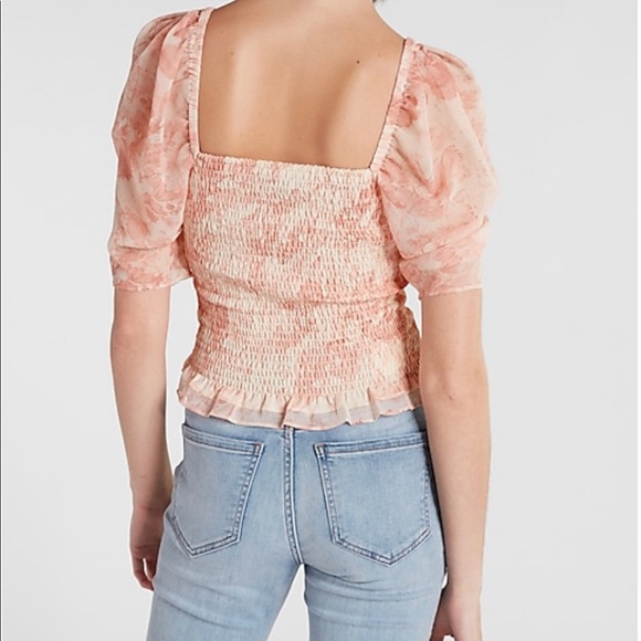 Express Abstract Puff Sleeve Smocked Top - Picture 4 of 6